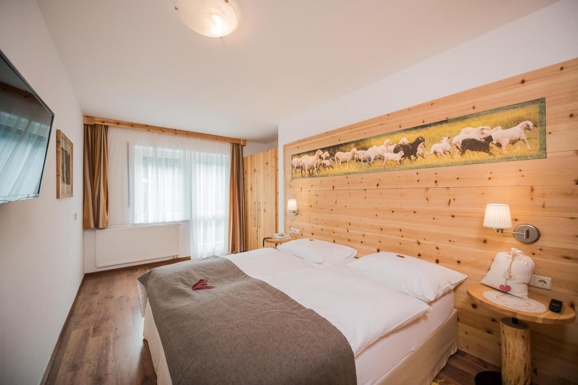 Alpenwellnesshotel St. Veit Sexten Exterior foto