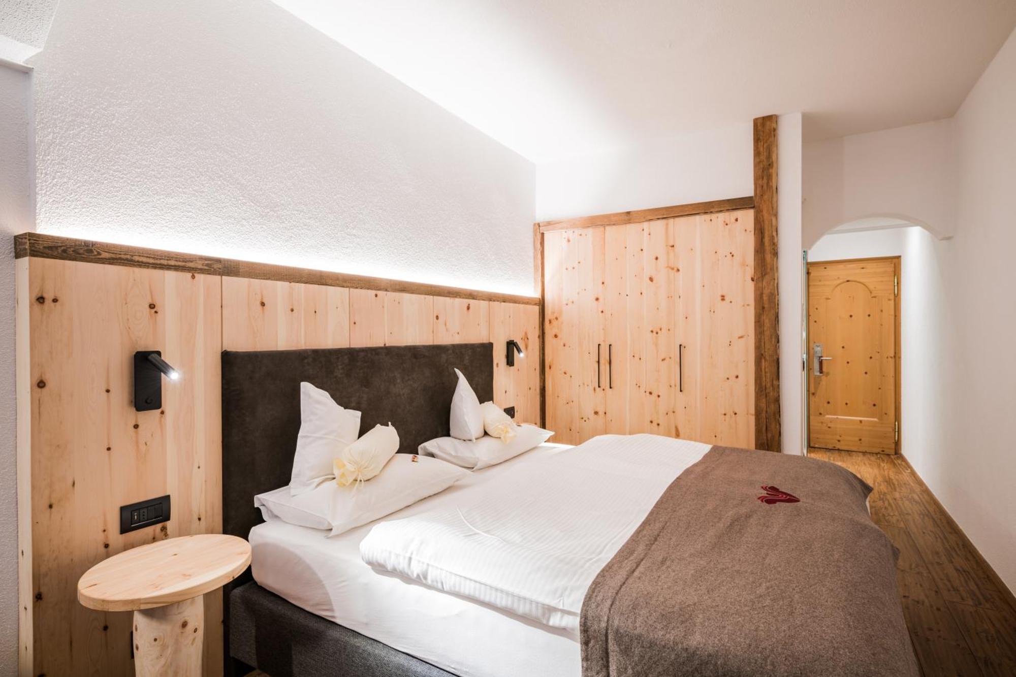 Alpenwellnesshotel St. Veit Sexten Exterior foto