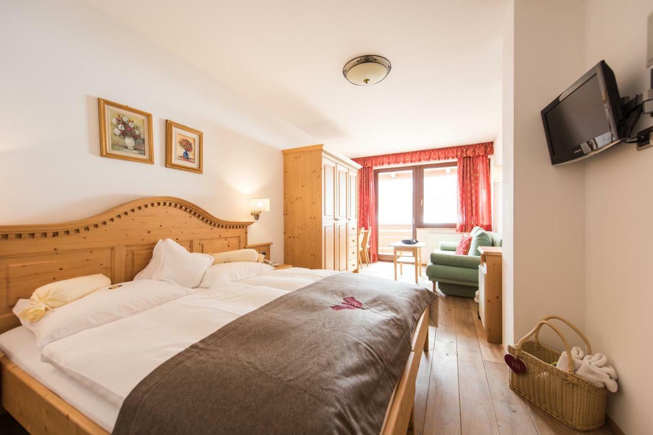 Alpenwellnesshotel St. Veit Sexten Habitación foto